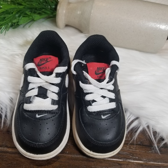 Nike Other - Nike Lace Up Shoes | black | white | red | sz 5C
